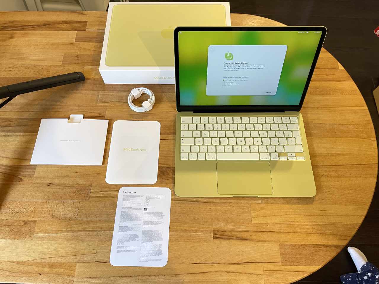 MacBook Neo Unboxing